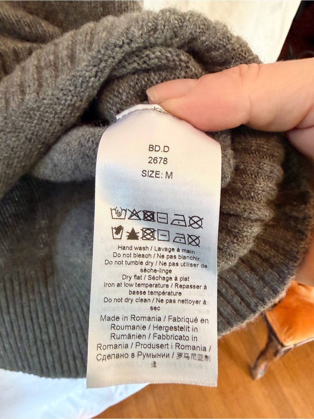 Ganni Gray Sweater with Rabbit Graphic and Lime Logo - Picture 5 of 8